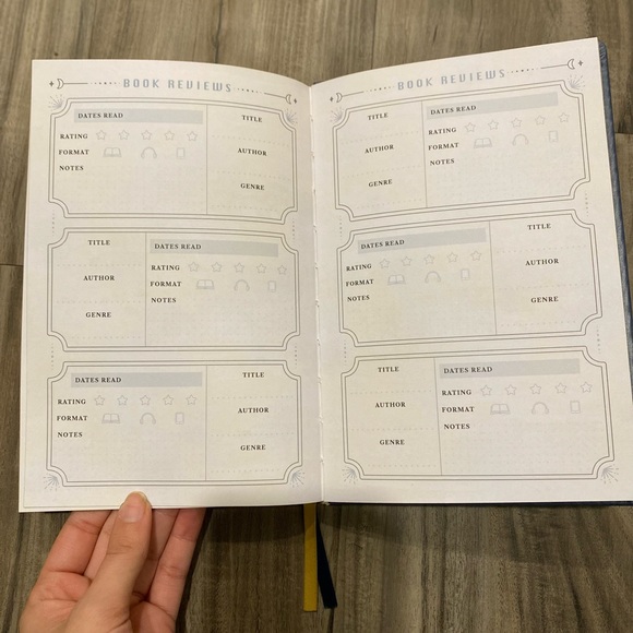 Owlcrate Reading Planner - Picture 5 of 6